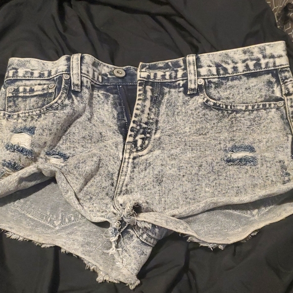 🔴Distressed style micro shorty Acid Wash shorts - Picture 3 of 13